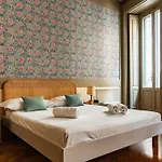 Apartament Youhosty - Charm Via Torino Mediolan