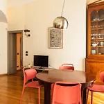 Youhosty - Charm Via Torino Mediolan