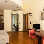 Youhosty - Charm Via Torino * Mediolan