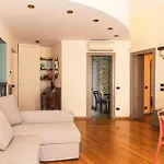 Youhosty - Charm Via Torino Apartament Mediolan
