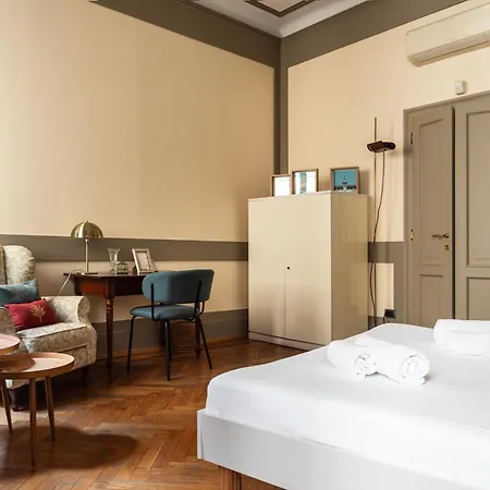 Youhosty - Charm Via Torino Apartment