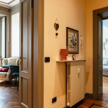 Youhosty - Charm Via Torino Apartament