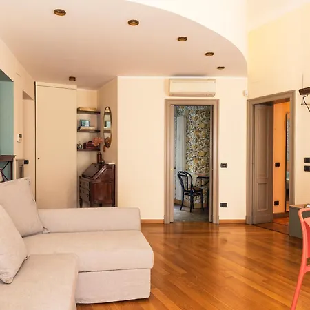 Youhosty - Charm Via Torino Apartment Mailand